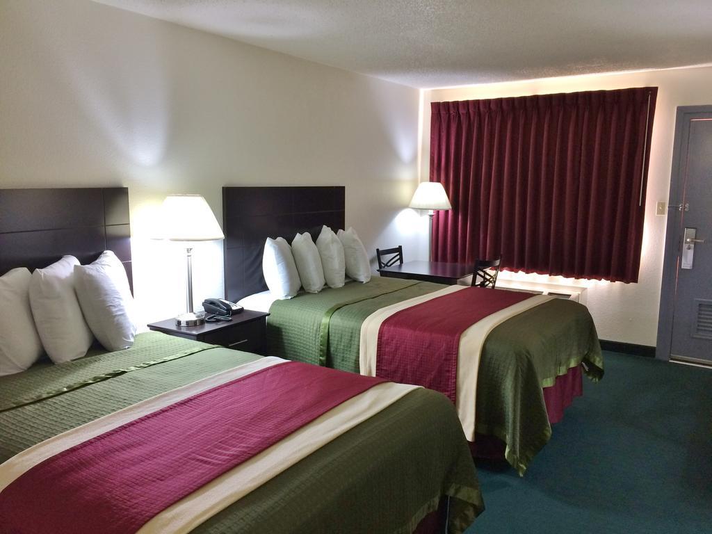 Travel Inn & Suites Atlanta Texas Buitenkant foto